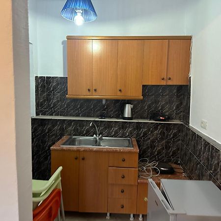 Lazari Rooms Himare Buitenkant foto