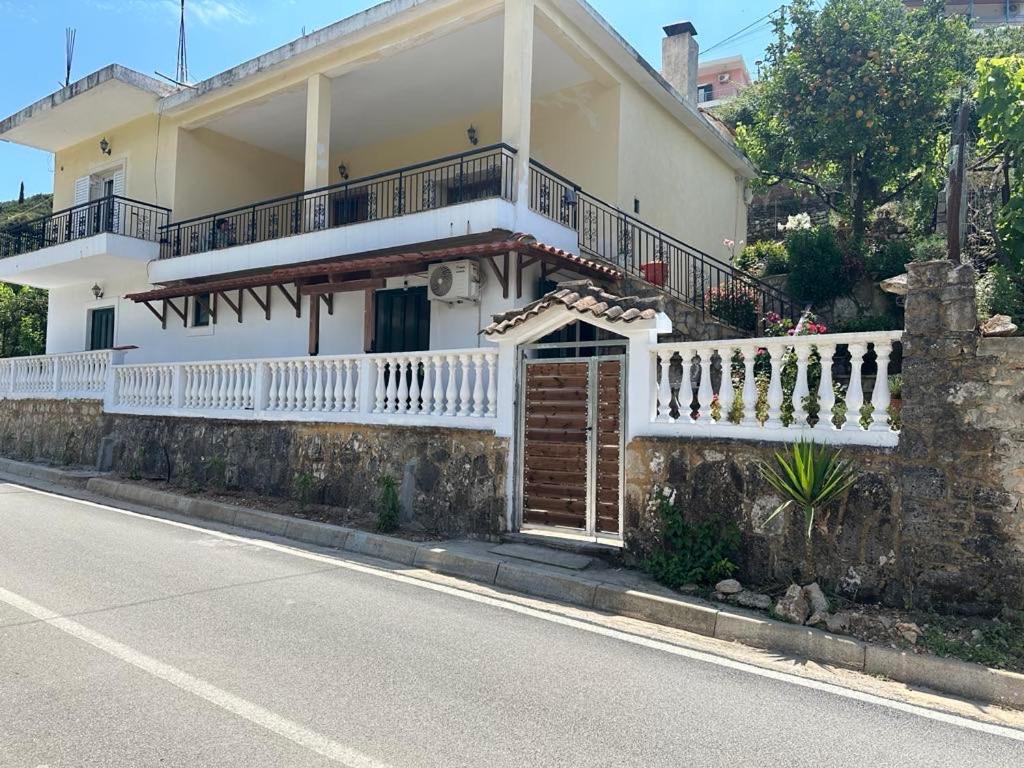 Lazari Rooms Himare Buitenkant foto